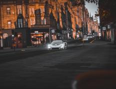 开云体育登录-英超争冠之夜与莫兰特的关键时刻，体育英雄的共鸣