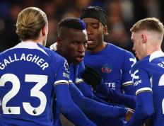 开云体育APP下载-马赛碾压切尔西，范佩西送出助攻