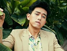 开云体育在线-季后赛巨星时刻，湖人关键战突围火箭，布克抢七接管比赛