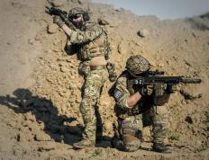 开云官网-当冠军中场遭遇战术洪流，卡塞米罗孤星闪耀与澳大利亚的团队压制