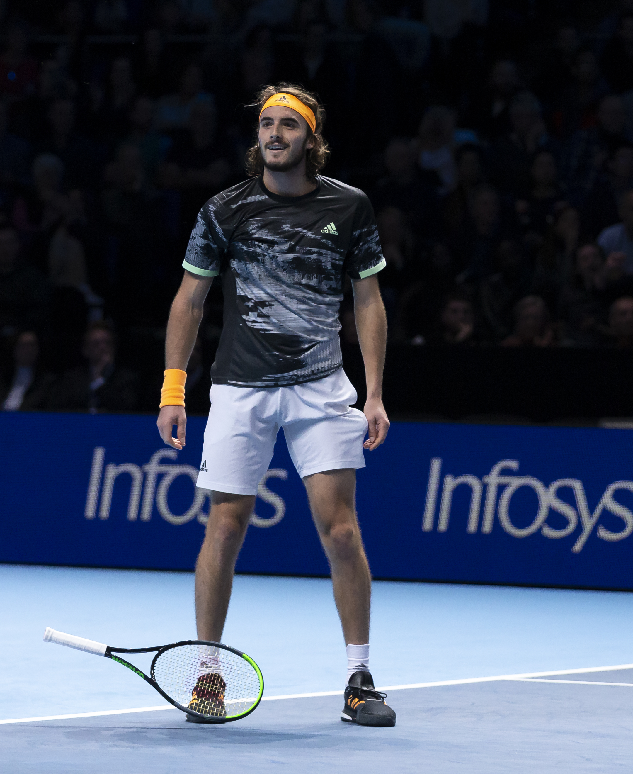 开云体育下载-关于西班牙网球队险胜美国网球队，西西帕斯统治全场的信息