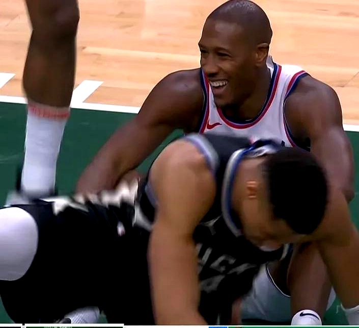 开云体育官网-雄鹿B队轻取加拿大男篮,乔治·希尔统治全场的简单介绍