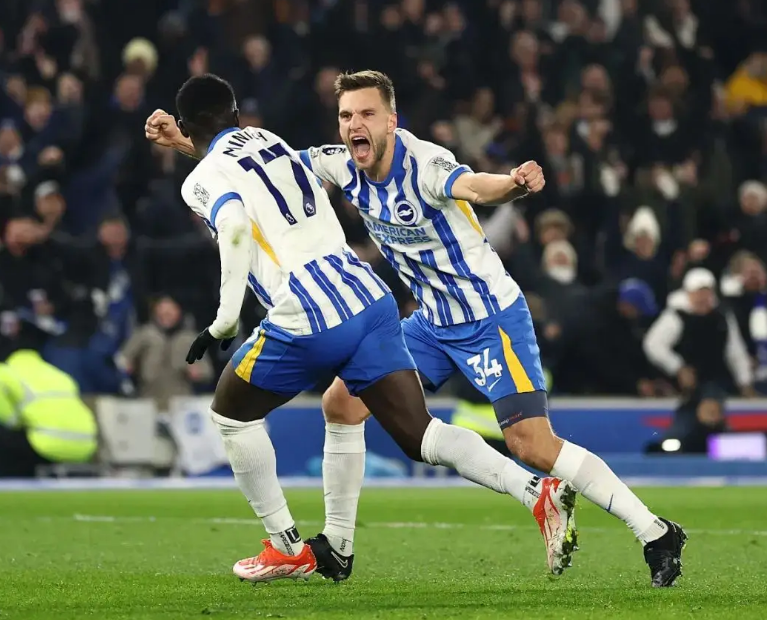 开云官网-意大利网球队险胜英国网球队,费德勒关键制胜的简单介绍