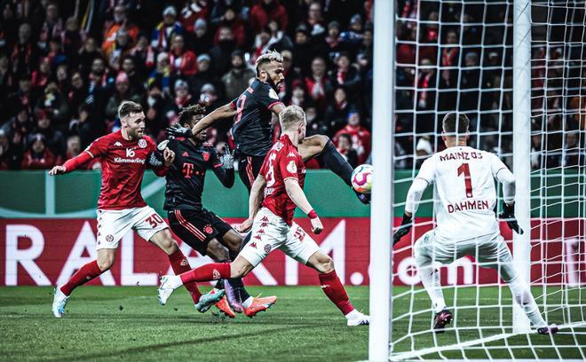 开云体育APP下载-曼联碾压巴黎，萨内高光表现