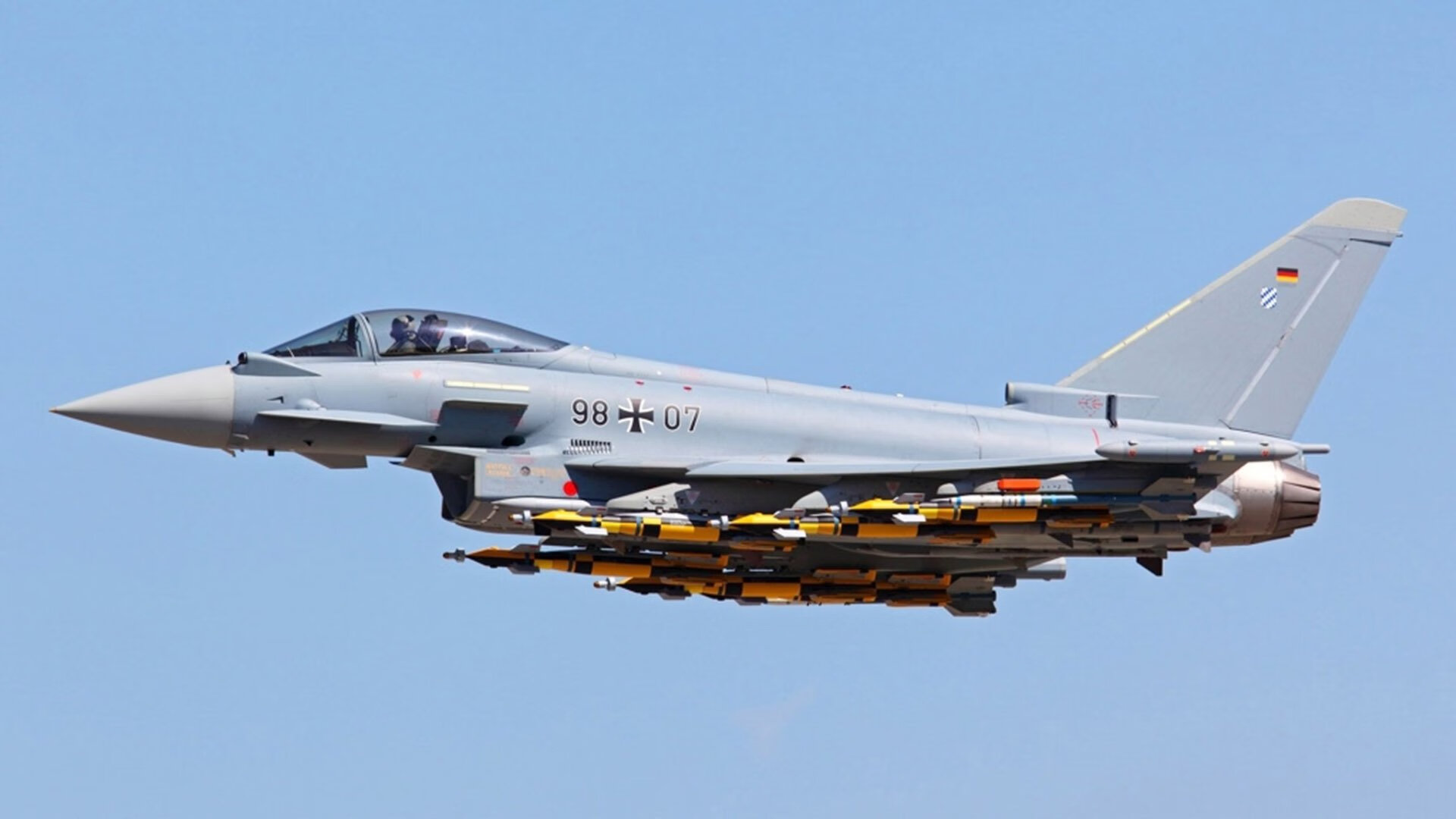 开云下载-绿茵场上波斯铁骑的油炸丸子,苏亚雷斯绝技如何隐喻伊朗关键突围