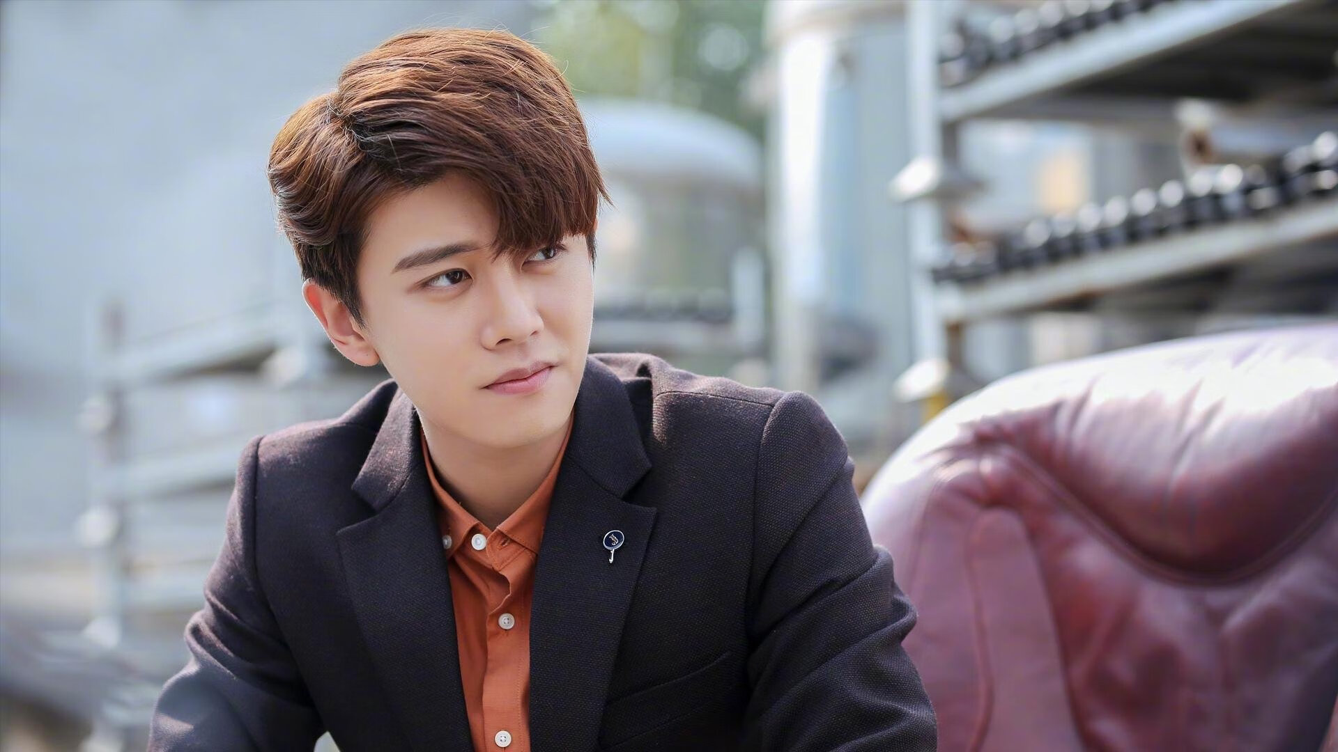 开云官网-他以足球的灵魂,为篮球注入节奏,西决生死战之夜的加克波启示