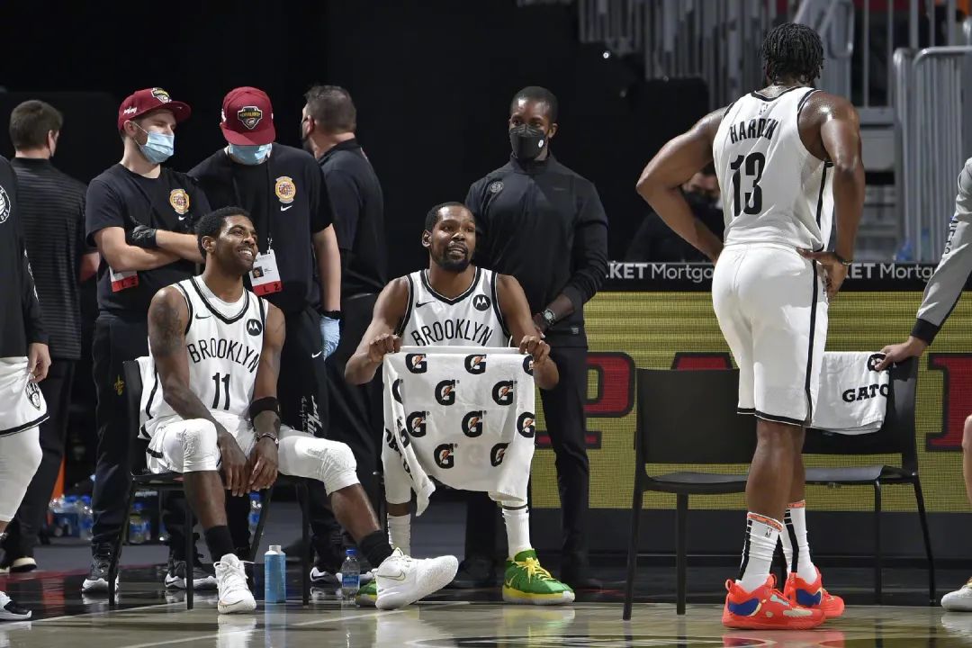 开云体育-F1新赛季揭幕战焦点战，篮网连续得分压制老鹰